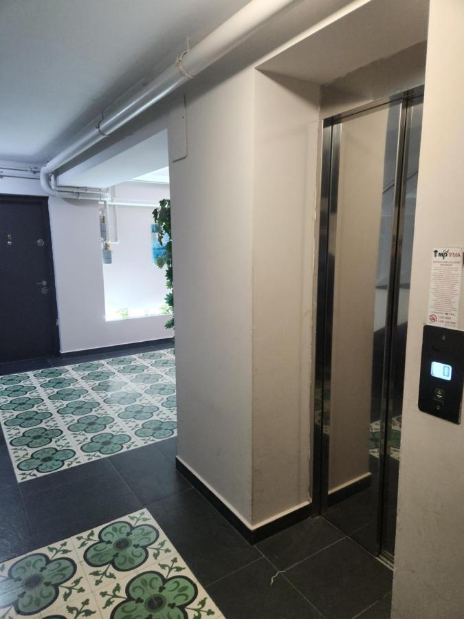 Airport Apartment Otopeni Exteriör bild