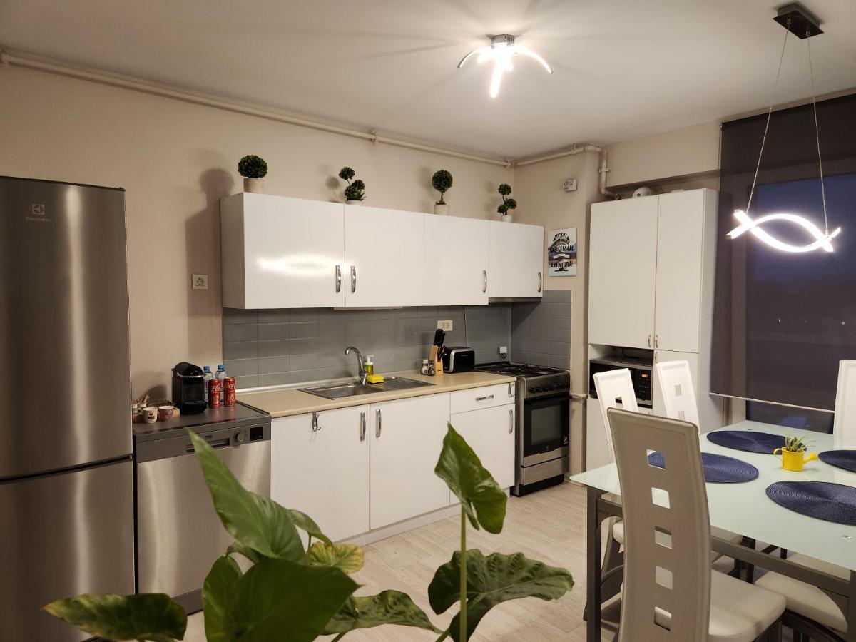Airport Apartment Otopeni Exteriör bild