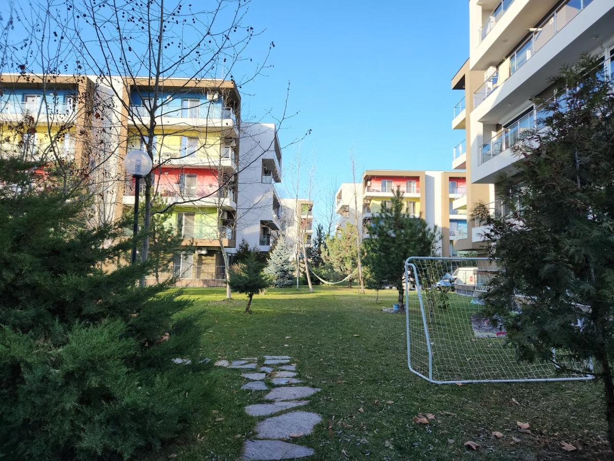 Airport Apartment Otopeni Exteriör bild