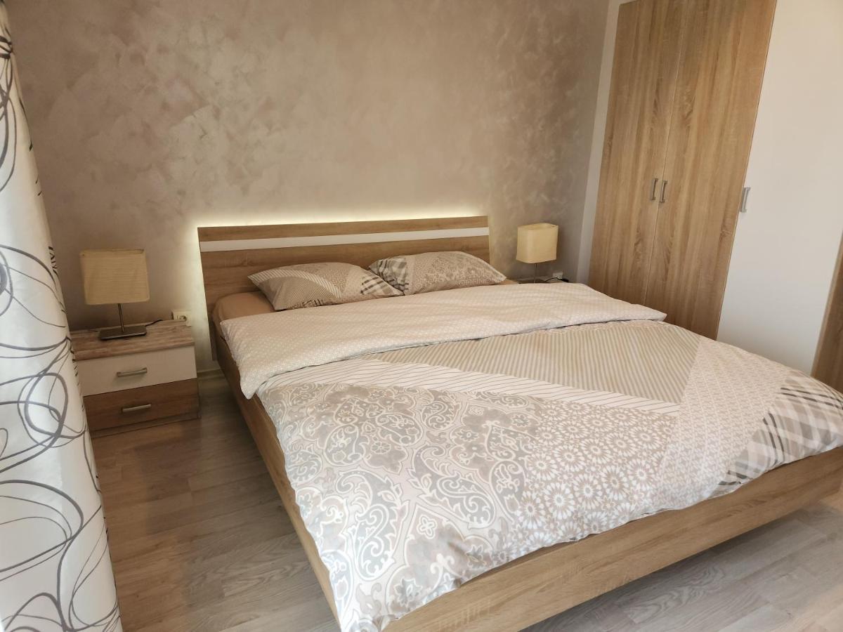 Airport Apartment Otopeni Exteriör bild