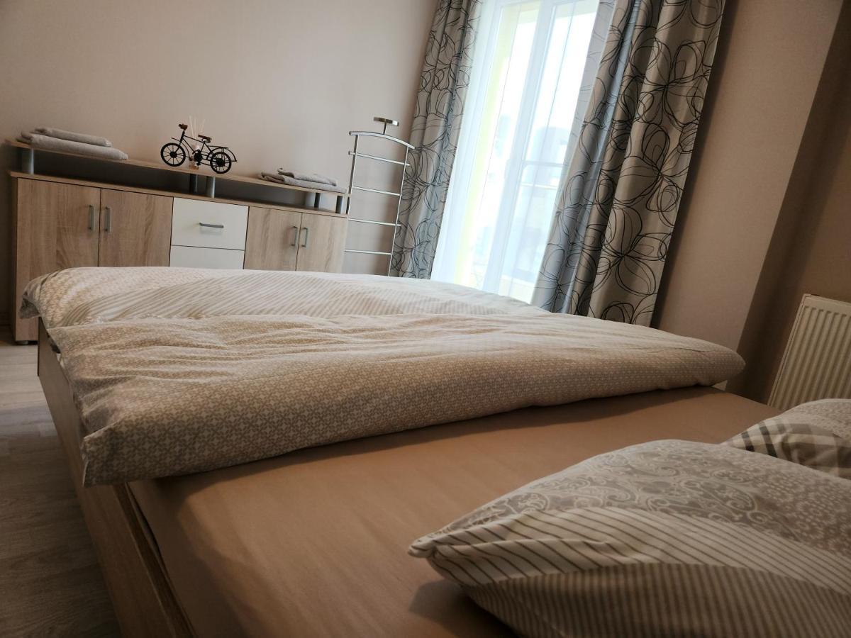 Airport Apartment Otopeni Exteriör bild
