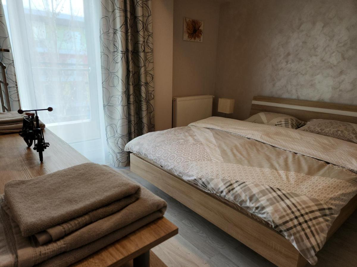 Airport Apartment Otopeni Exteriör bild